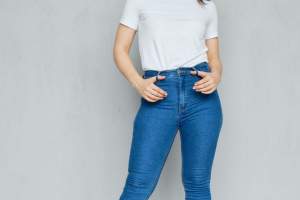 Read more about the article How to Style Jeans